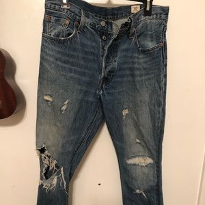Levi’s high rise button fly jeans. Size 28
